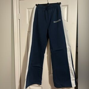 Sport Women wide pants blue and white.